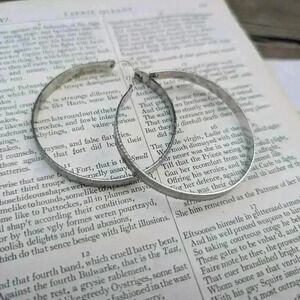 Vintage  silvertone hoop earrings